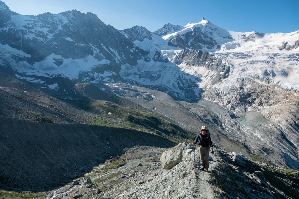 Dommage de tourner le dos à un tel spectacle dont le sommet du Zinalrothorn